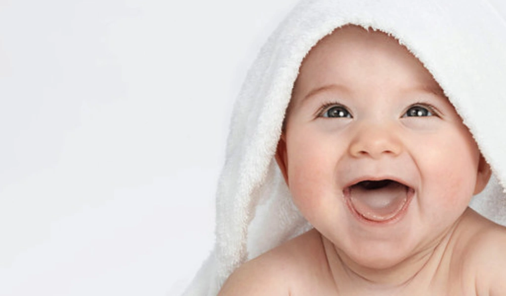 Popular Indian Last Names to Make Your Baby Smile